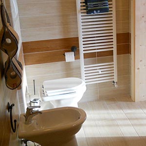 Camera con piscina in agriturismo con vista su Castiglion Fiorentino